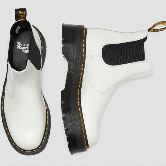 NWT Dr Marten 2976 Smooth Leather Quad/Platform Chelsea Boots - Picture 4 of 16